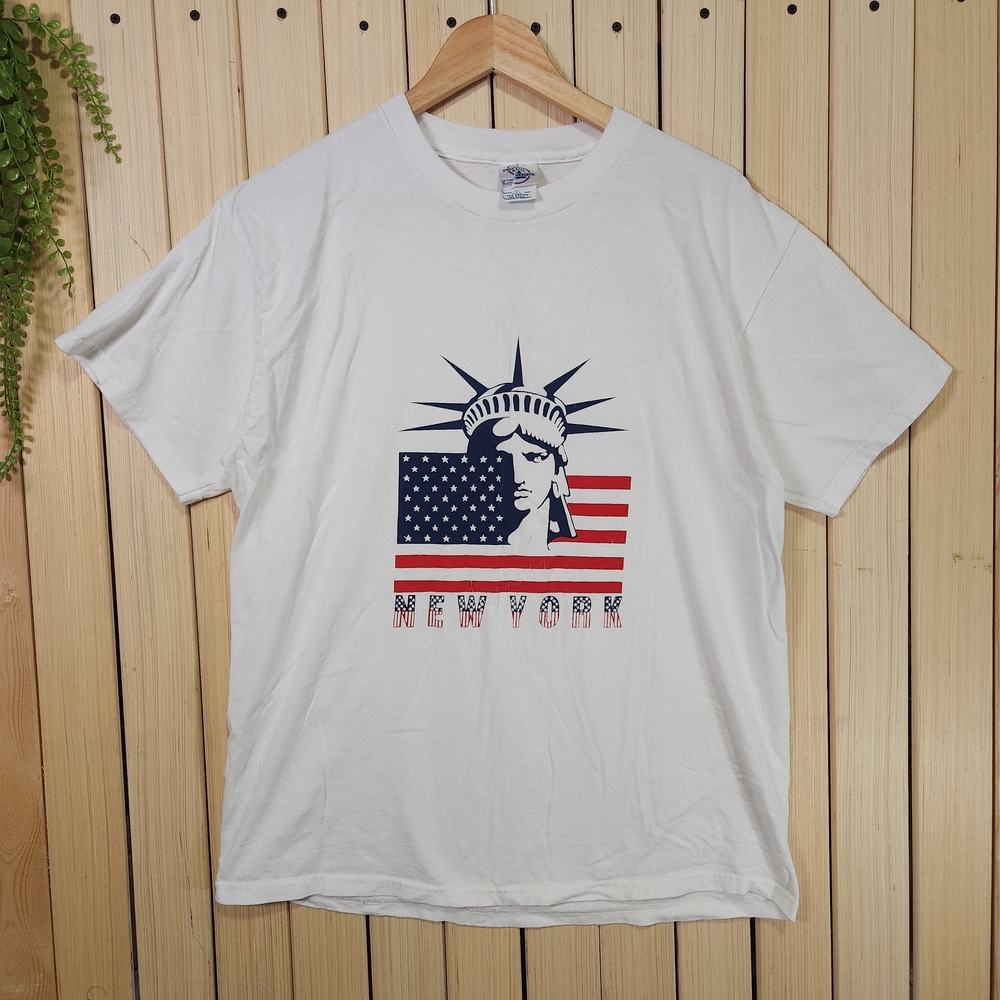 Delta Vinatge Y2K Graphic T Shirt, White, New York Statue of Liberty